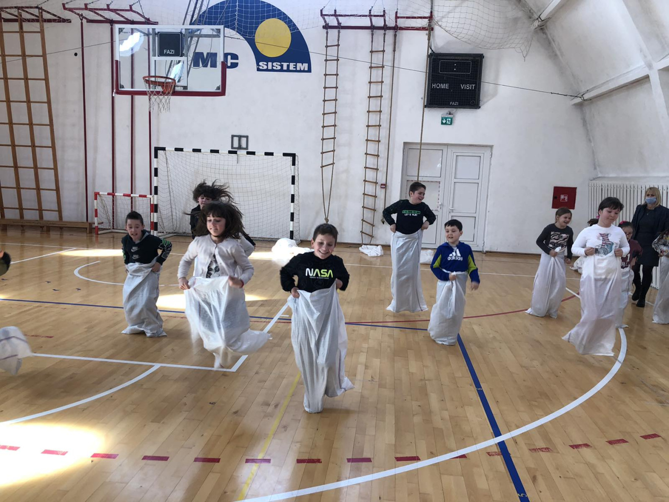 IMG-ed2b5a07de04db2d4894ca245cc24894-V.jpg IMG-ed2b5a07de04db2d4894ca245cc24894-V.jpg